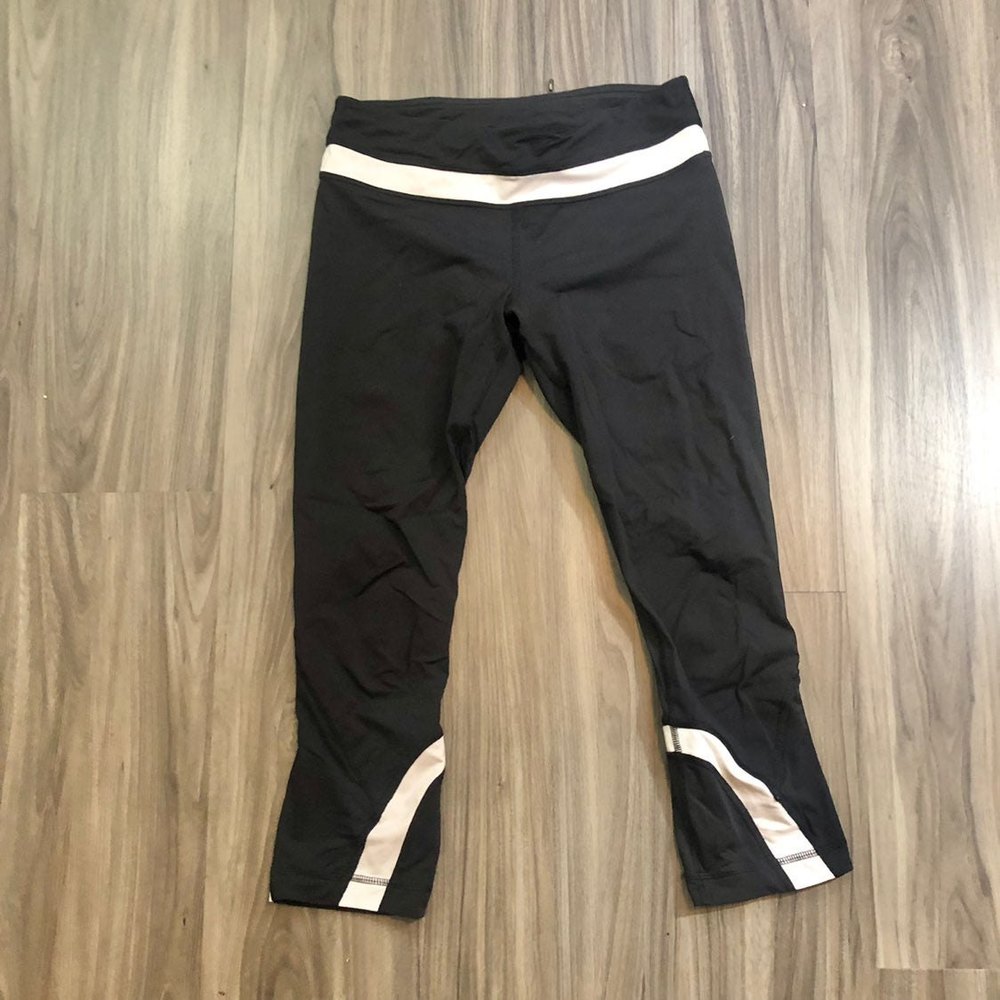 Lululemon Run Inspire Crop ll Size 6